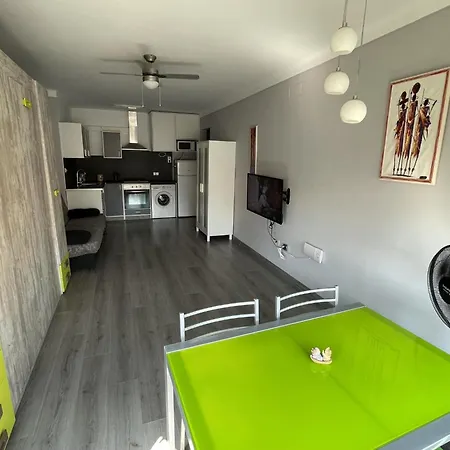 Pi Sunyer Studio. Apartment